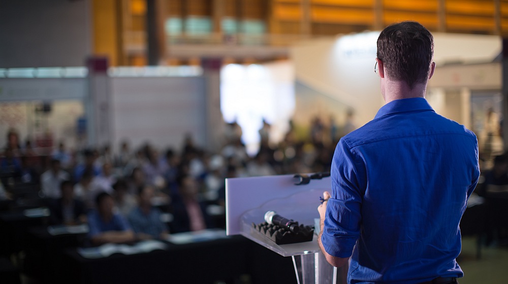 10 Public Speaking Tips To Boost Confidence