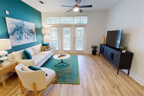 2125 Yale Apartments: Luxury Living Spaces