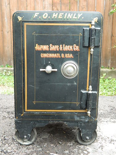 Antique Yale Iron Floor Safe S67800 With Combination Floor Safe