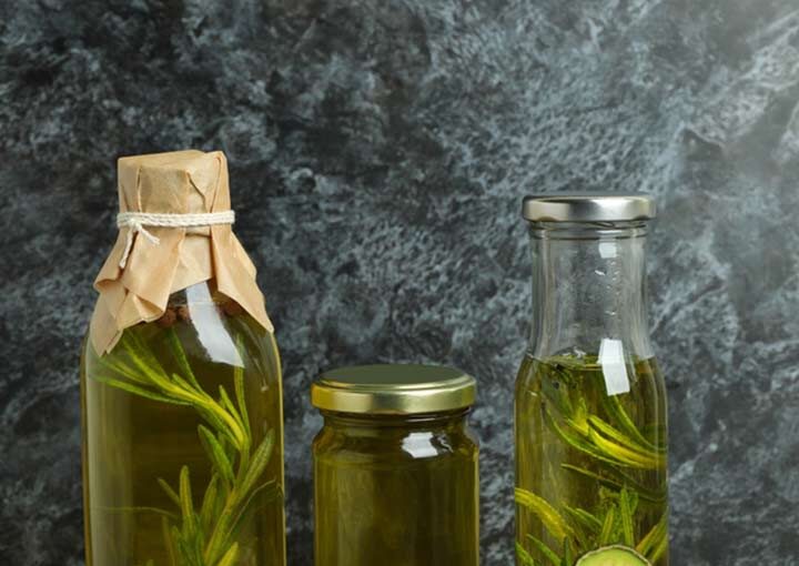 Olive Oil Vs Vegetable Oil Nutrition Facts And Differences