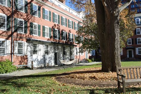 Rosenfeld Hall Yale Tour: Explore Facilities