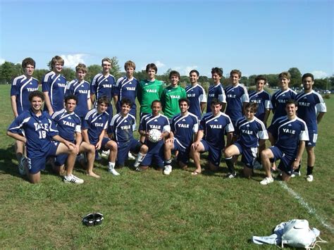 Team Photos Yale Men Amp 39 S Club Soccer