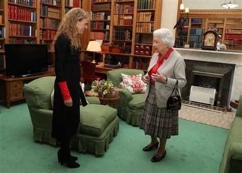 This Photo Of Queen Elizabeth S Library Is Like Stepping Back In Time