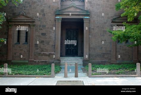 Yale Skull And Bones Hi Res Stock Photography And Images Alamy